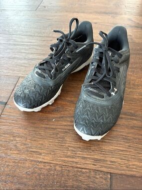 Under Armour Leadoff Low RM 3.0 Jr. Black and White Baseball Cleats - Size 3